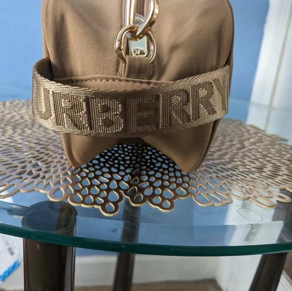 Burberry - Picture 3 of 10